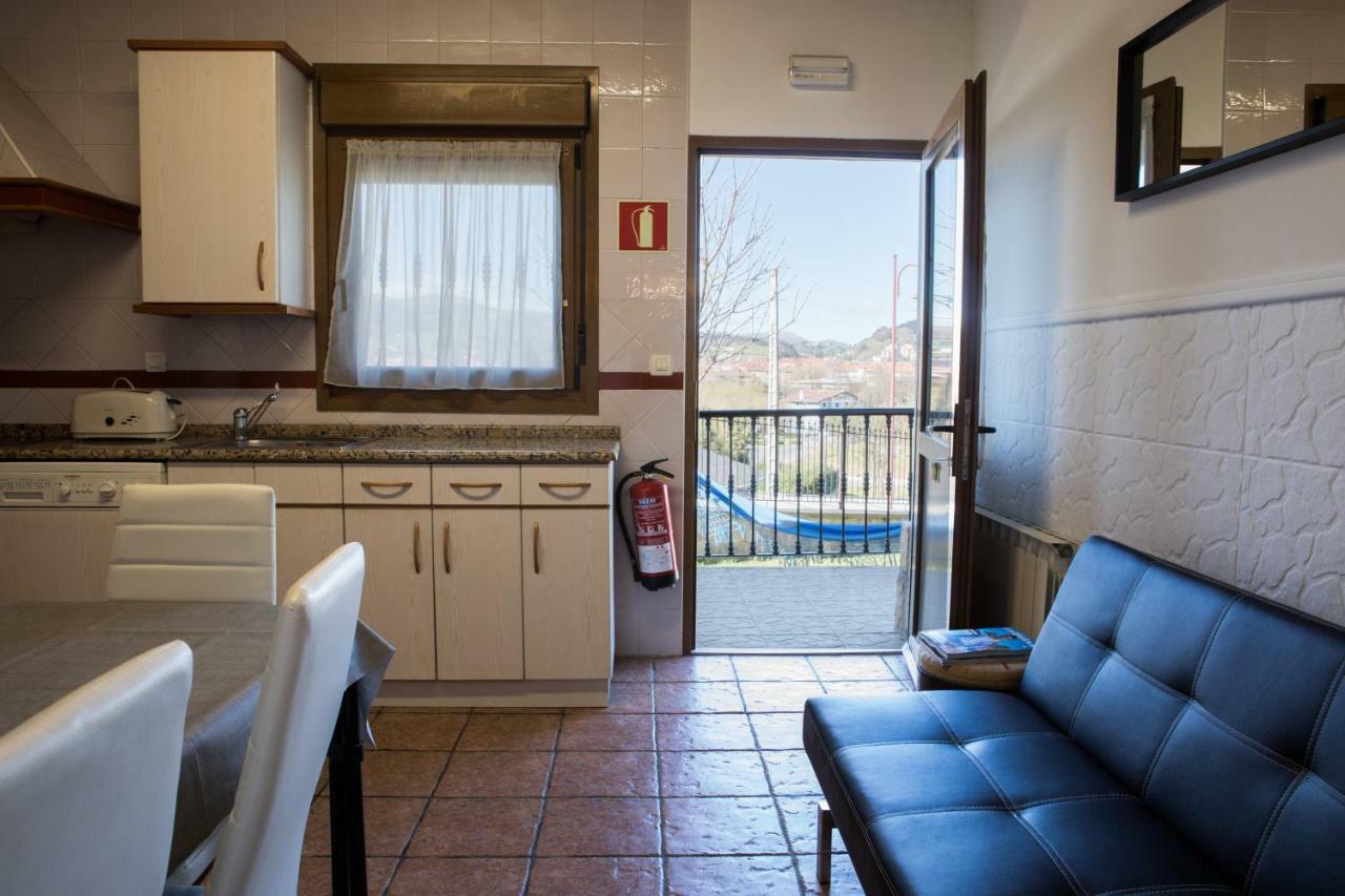 Makala Apartamentuak Zarautz Buitenkant foto